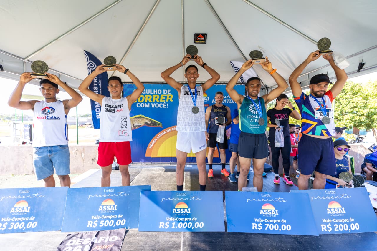 Gustavo no pódio da 2ª Corrida A Vida É Uma Maratona