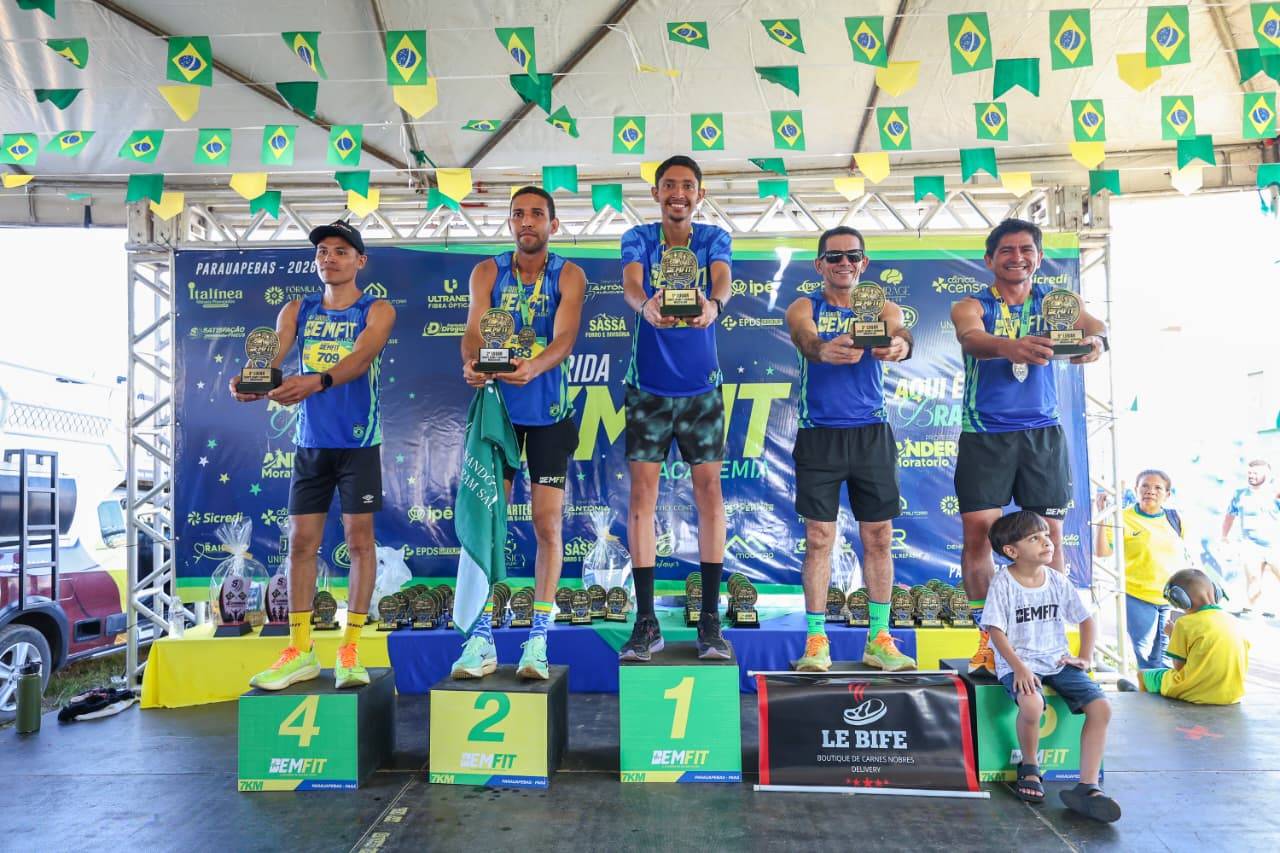 Gustavo no primeiro lugar do pódio da Corrida BemFit, Parauapebas