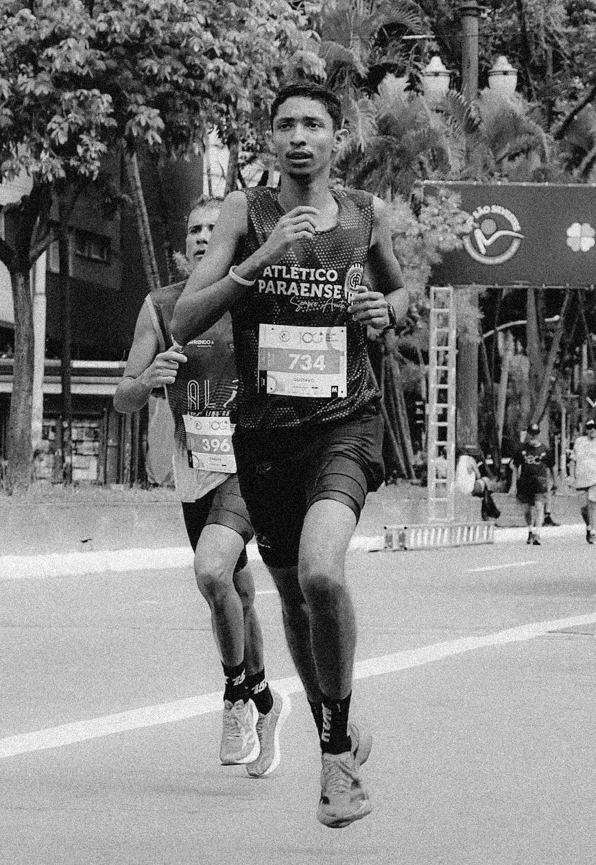 Gustavo Pereira durante prova de rua